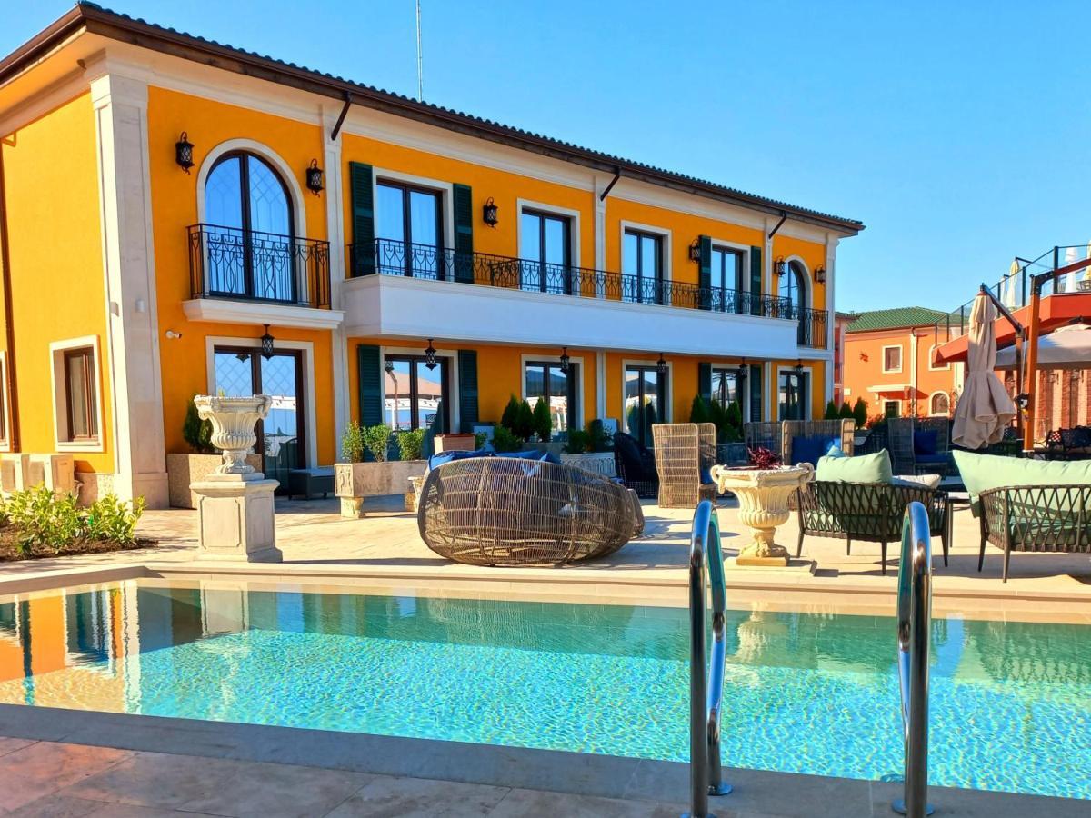 Eco Therma Village Kranevo Exterior photo The hotel's pool
