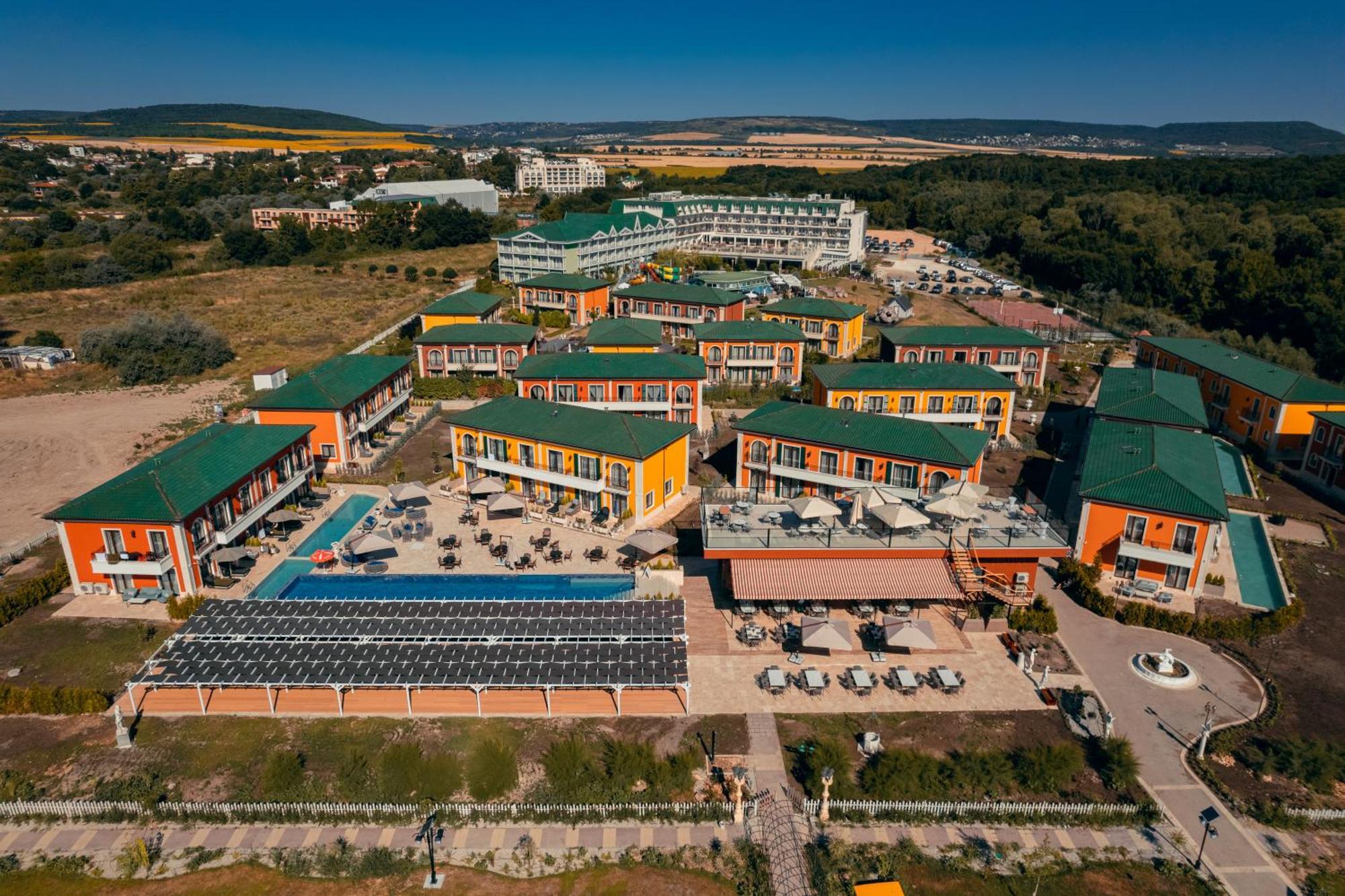 Eco Therma Village Kranevo Exterior photo Aerial view of the complex